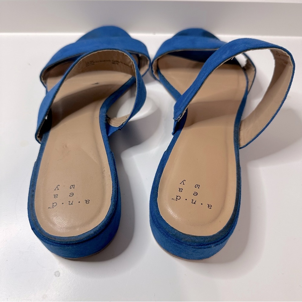 A New Day Sandals 2 Straps Blue Size 7 - Picture 3 of 3